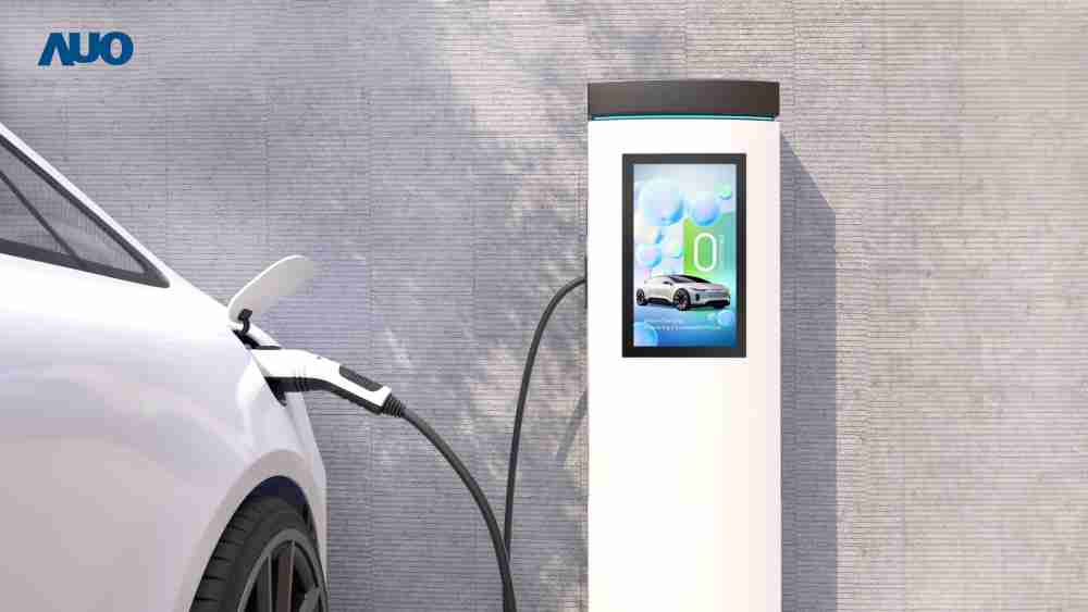 友達〝EVSE車用充電樁解決方案〞專為電動汽車充電樁設計，，具有高亮度、、克服戶外艱難環境的耐溫、、耐紫外線等特性，，並搭載散熱性及擴充性強的高效能工業電腦，，，可實現人機互動訴求，，，，如資訊顯示、、支付等應用